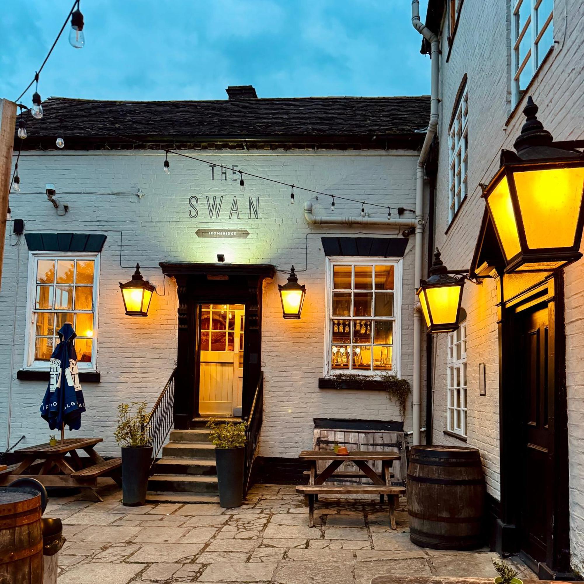 Bed and Breakfast The Swan Taphouse Ironbridge Exterior foto